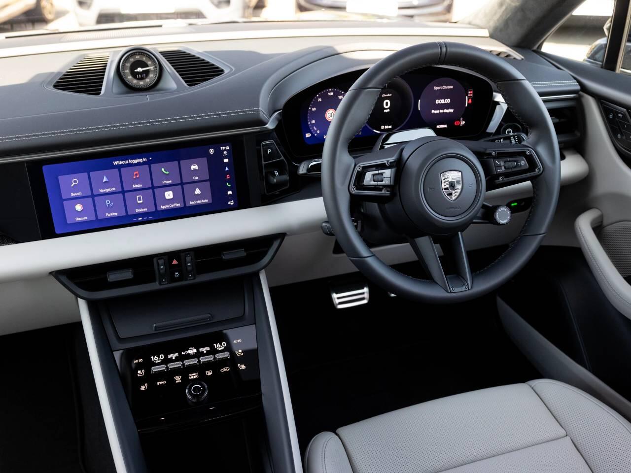 Porsche Macan view 80