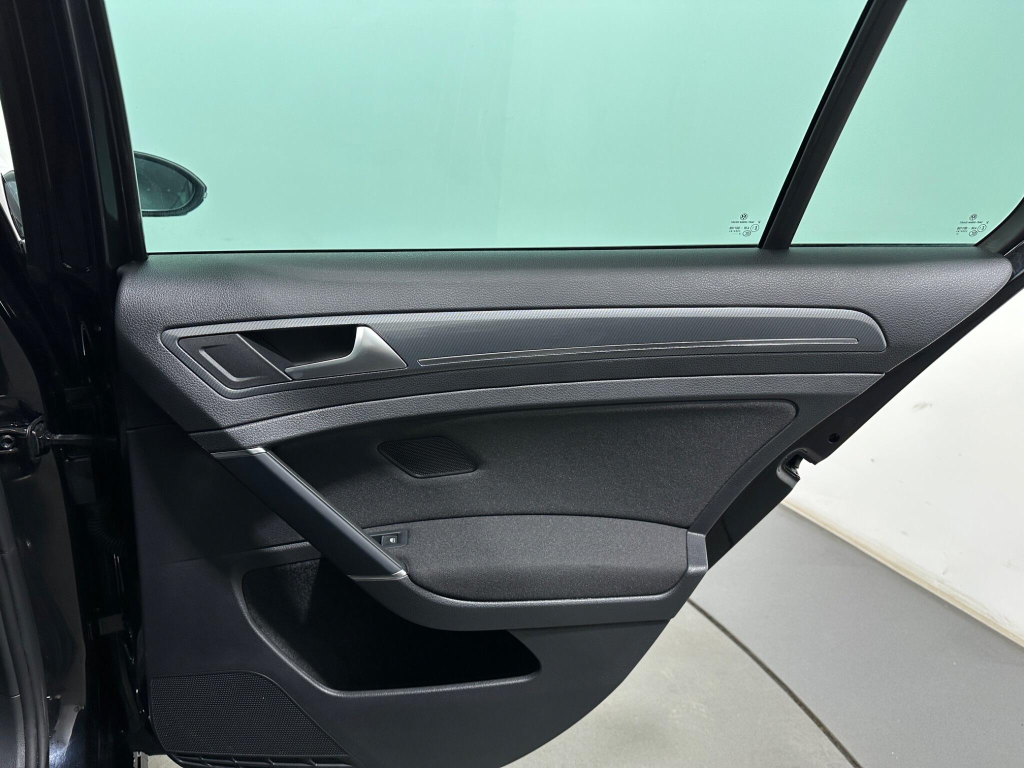 Volkswagen Golf view 44
