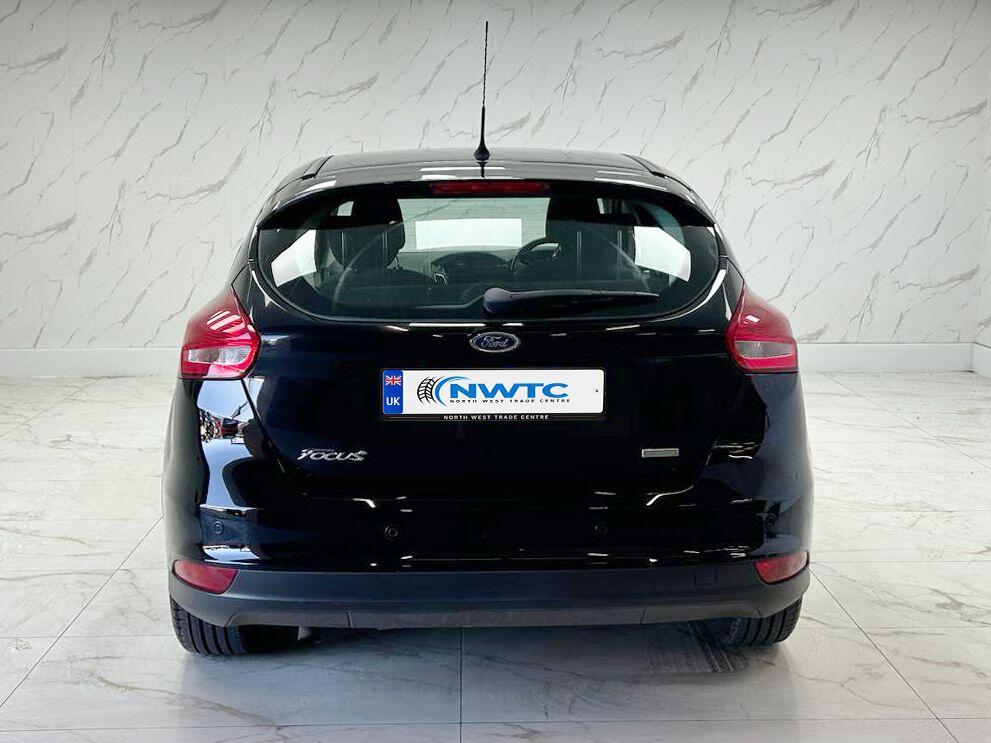 Ford Focus view 10
