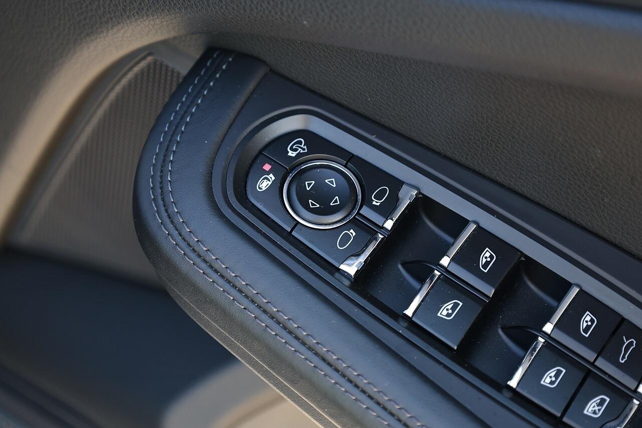 Porsche Macan view 21