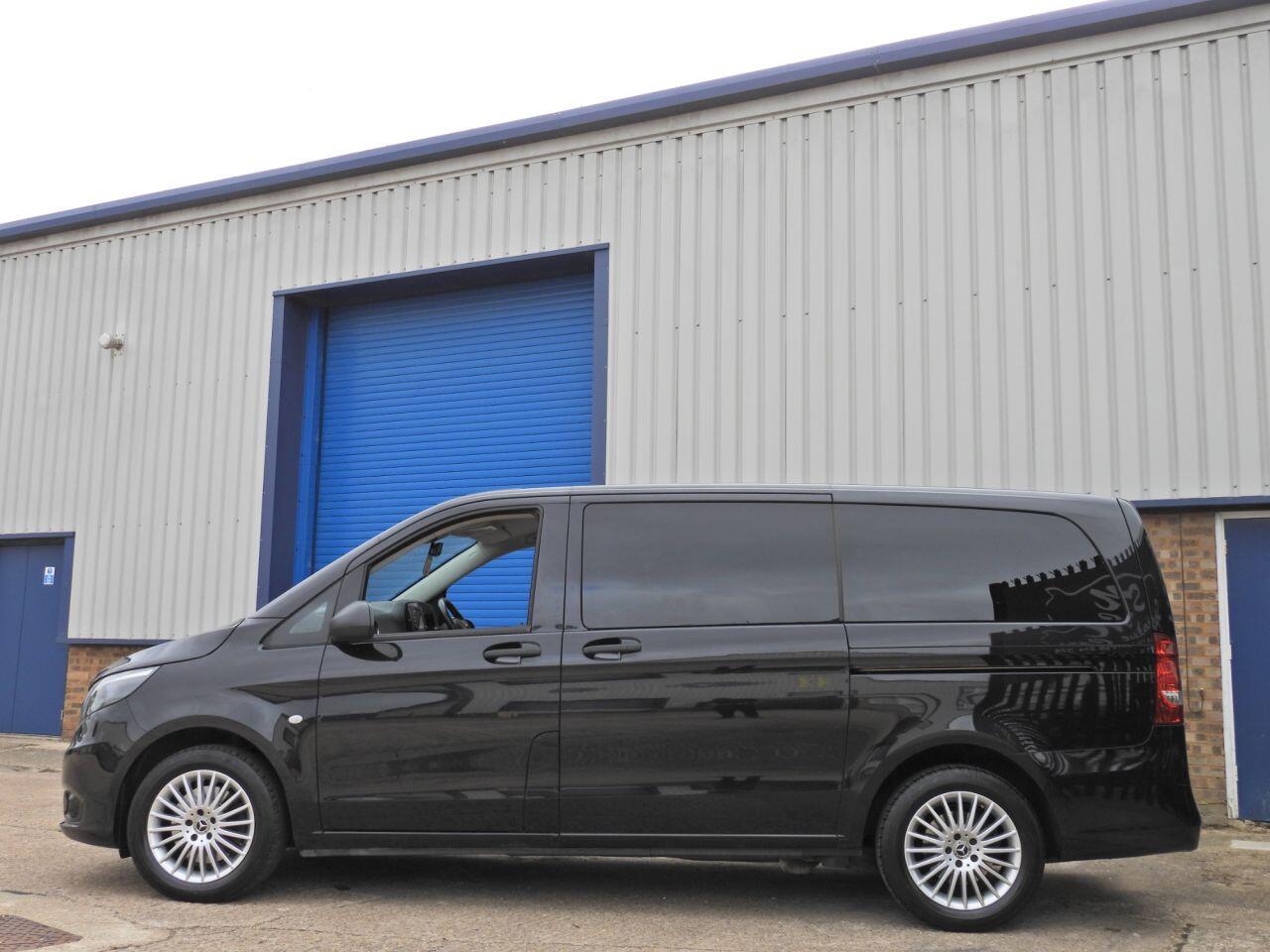 Mercedes-Benz Vito view 11