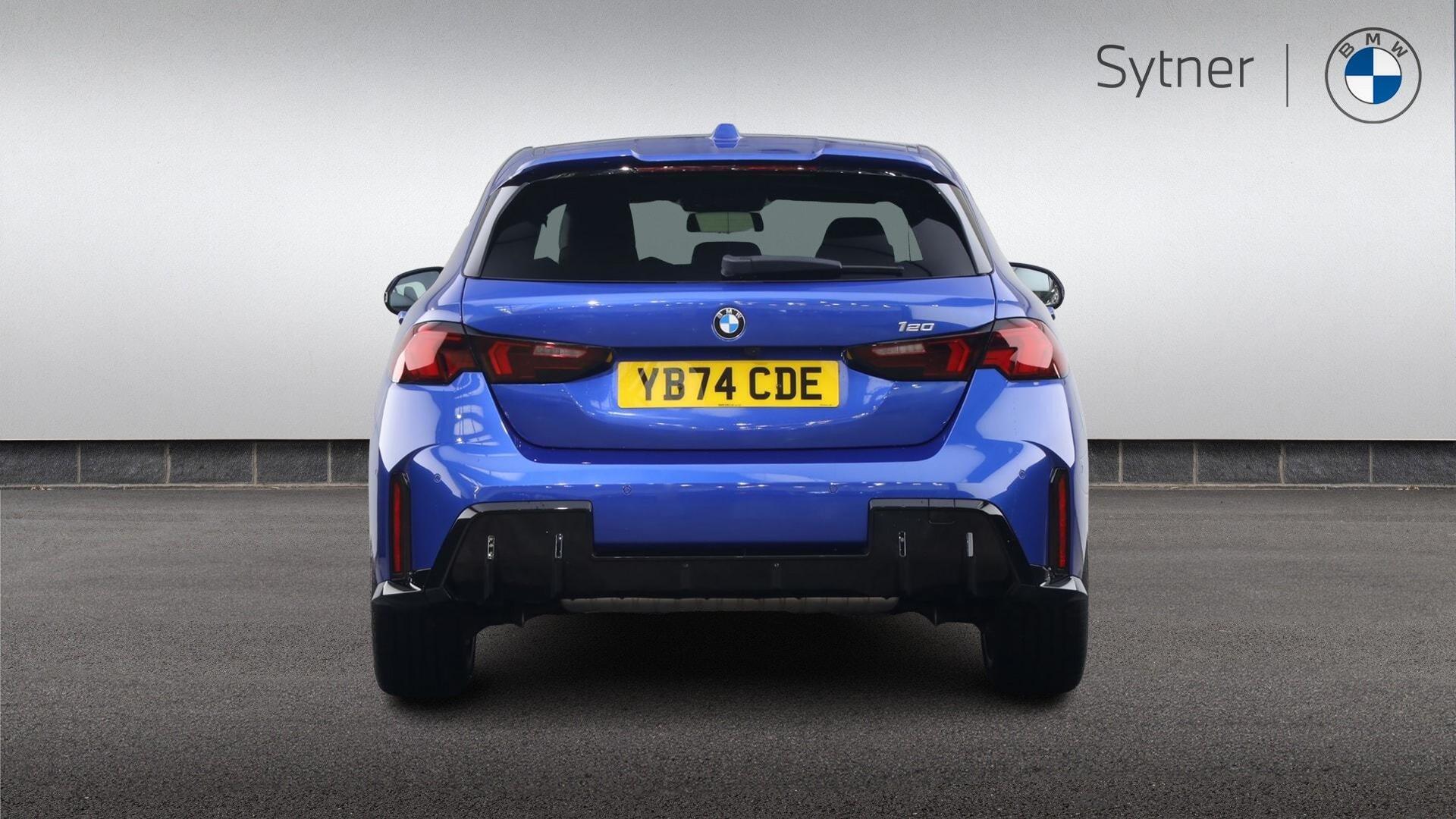 BMW 1 Series view 15