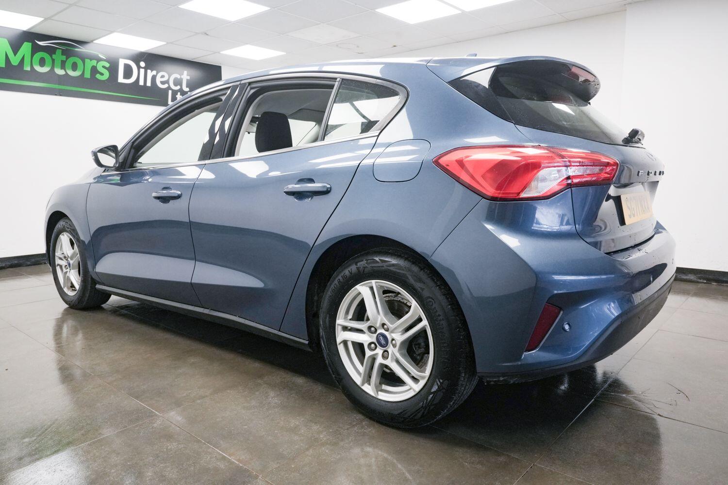 Ford Focus view 2