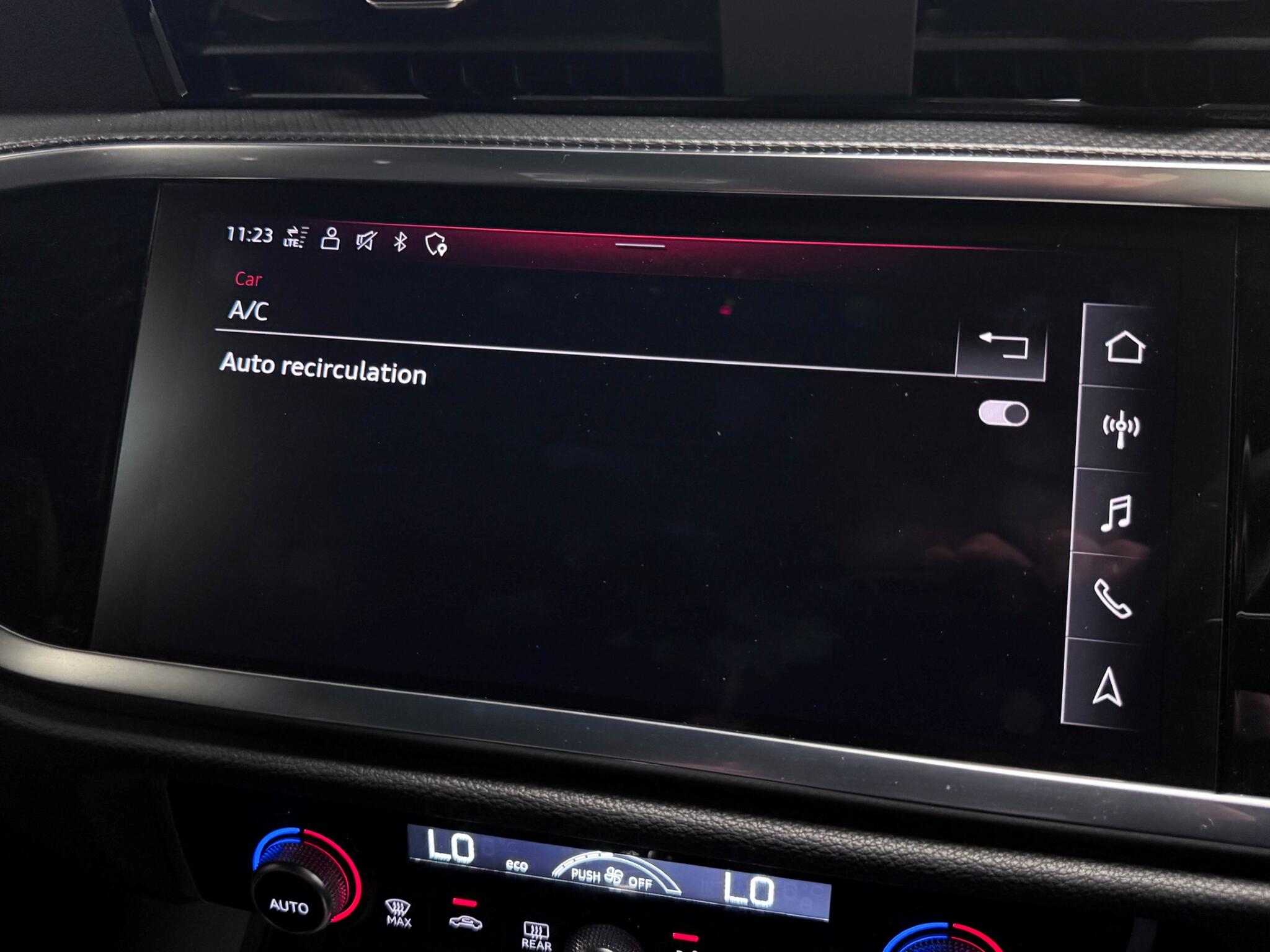 Audi Q3 view 50