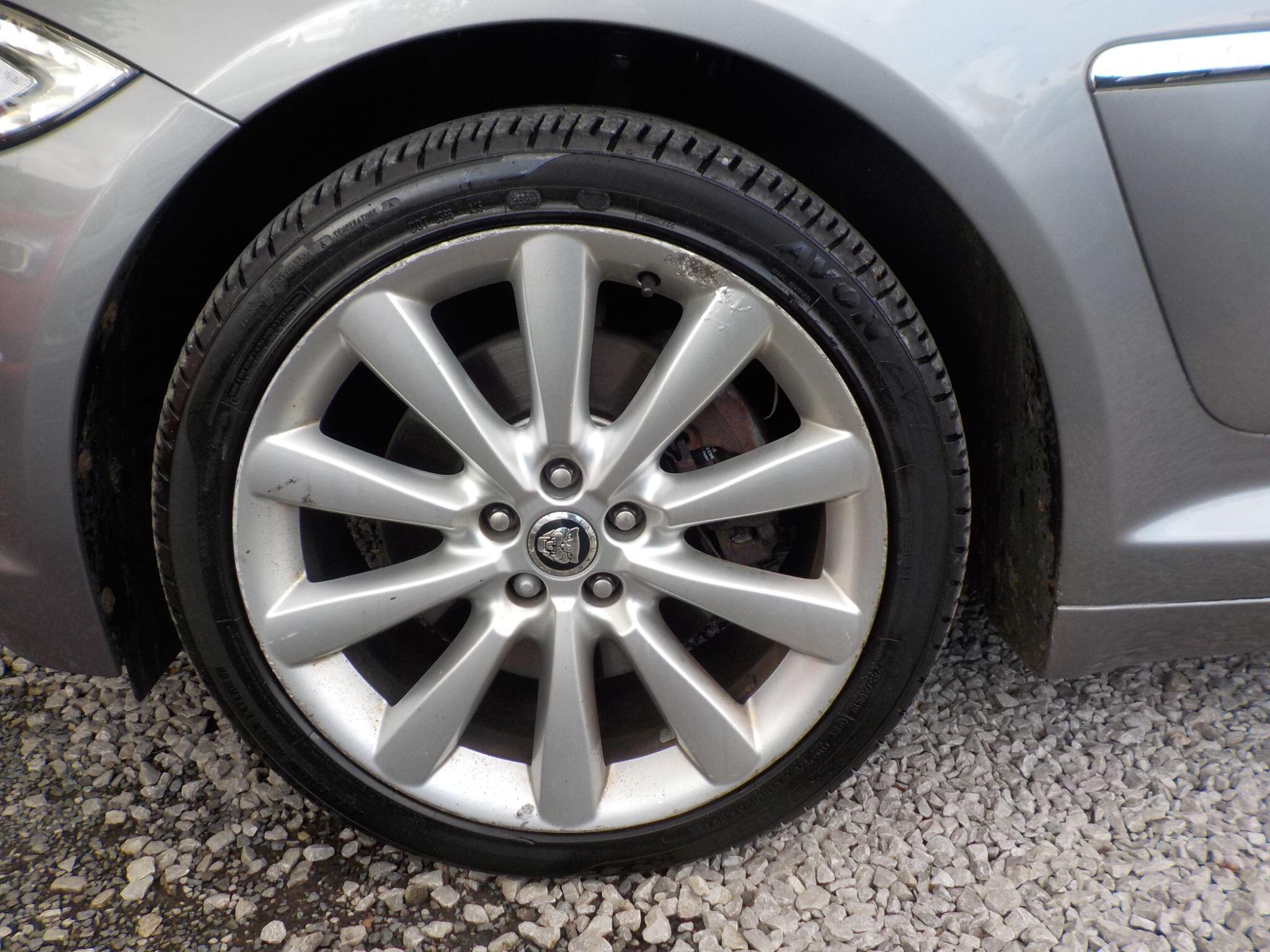 Jaguar XF 3.0d V6 Premium Luxury Auto Euro 5 4dr