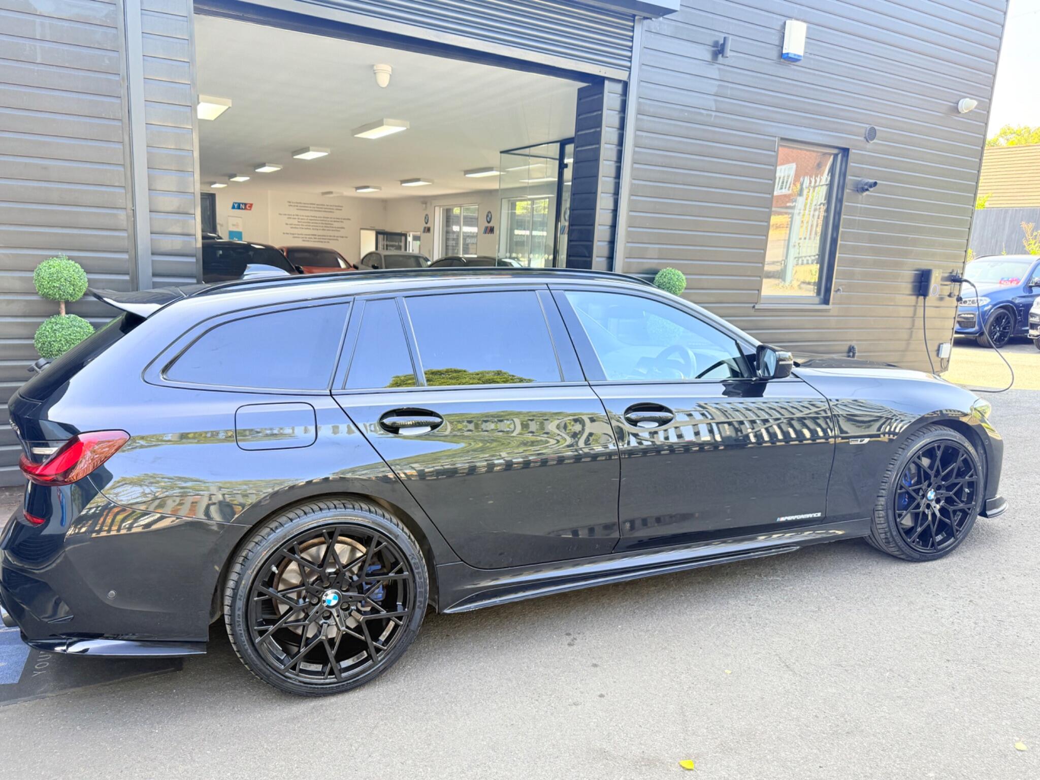BMW 3 Series view 7
