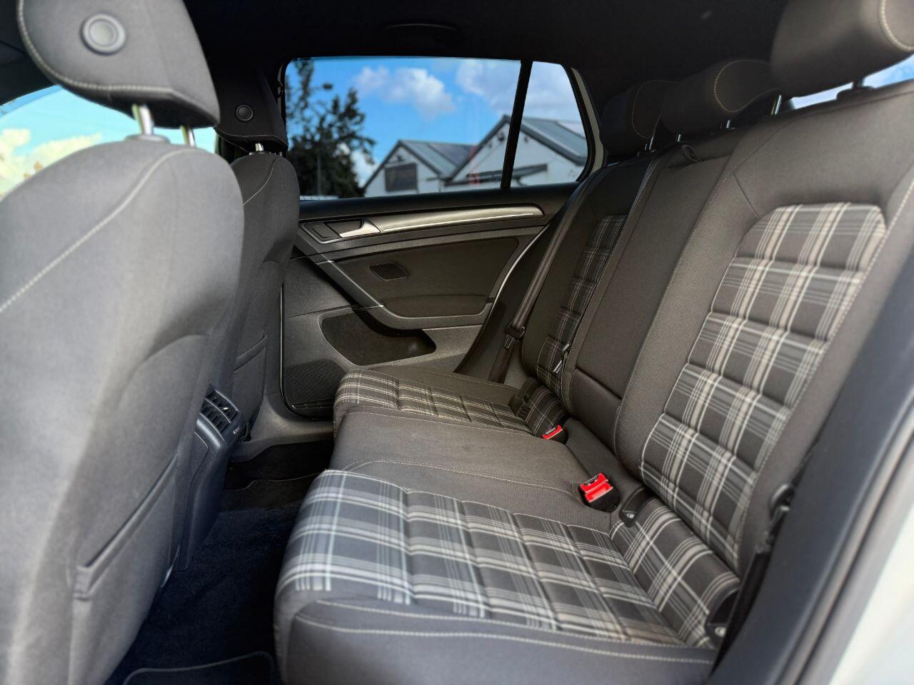 Volkswagen Golf view 14