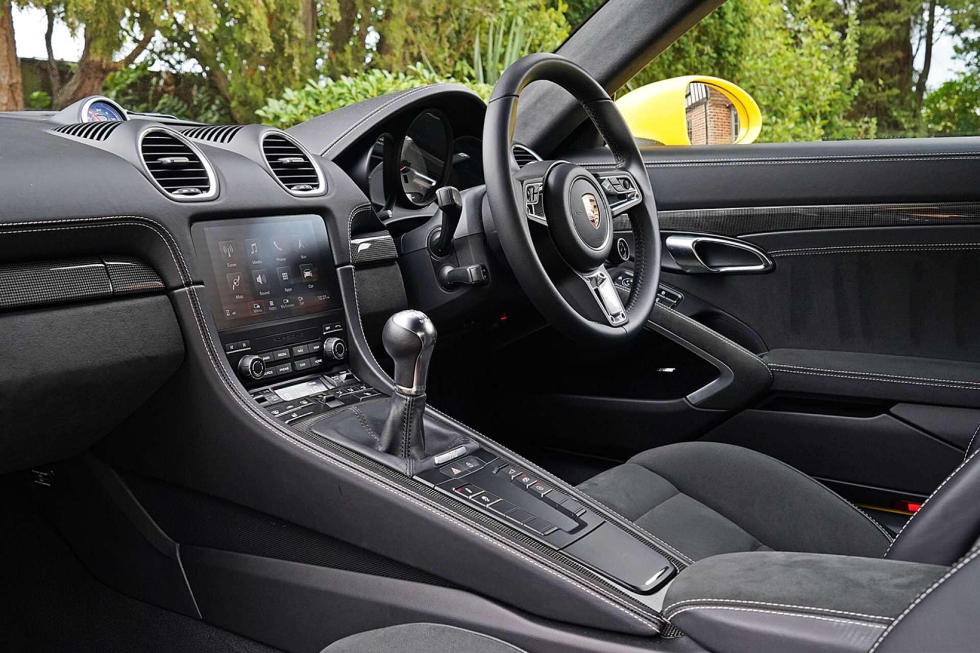 Porsche Cayman view 18