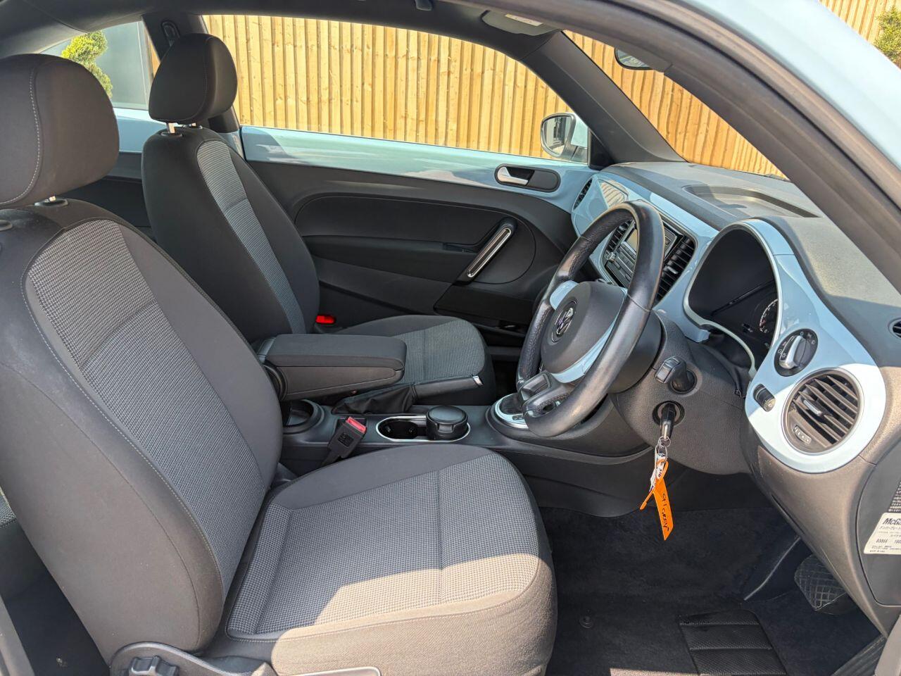 Volkswagen Beetle view 14