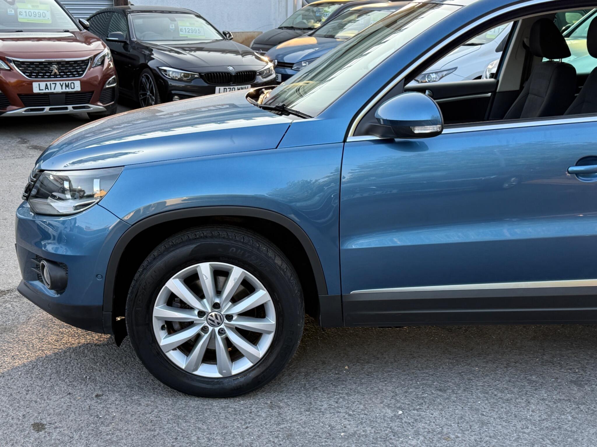 Volkswagen Tiguan - Image 11