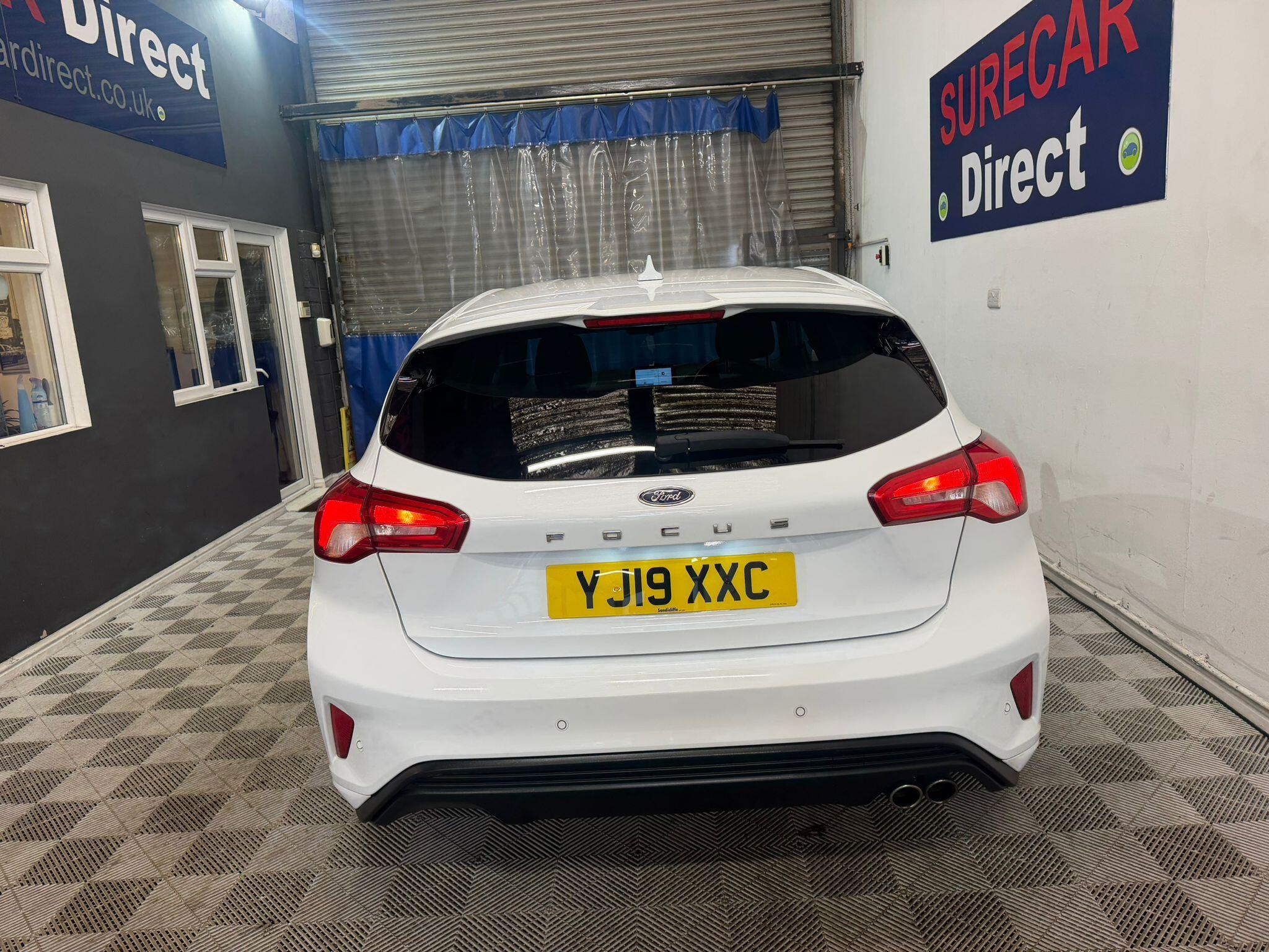 Ford Focus view 9