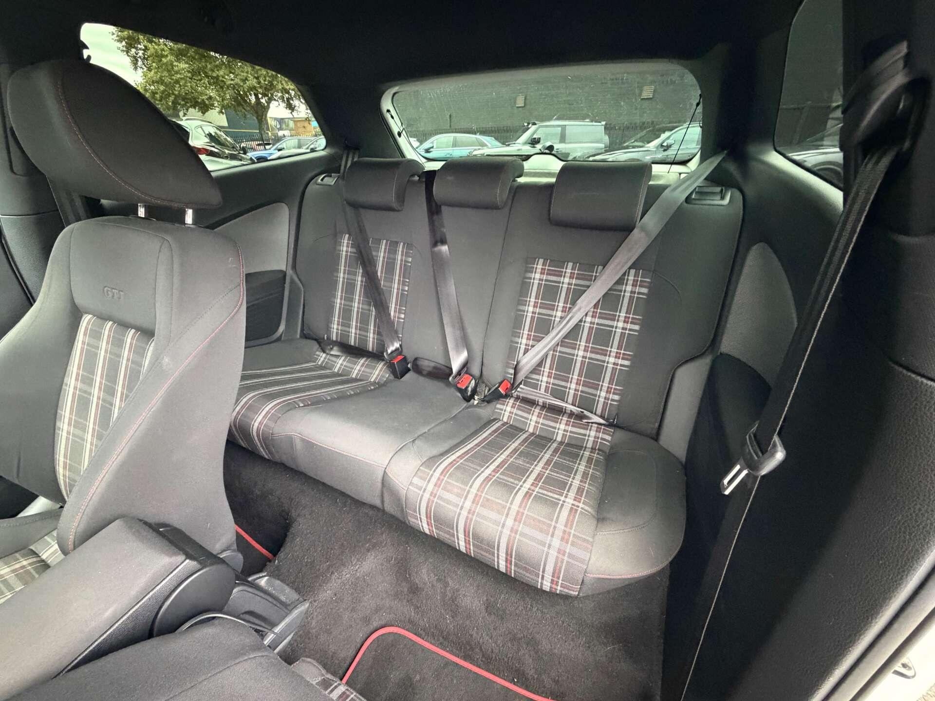 Volkswagen Polo view 5