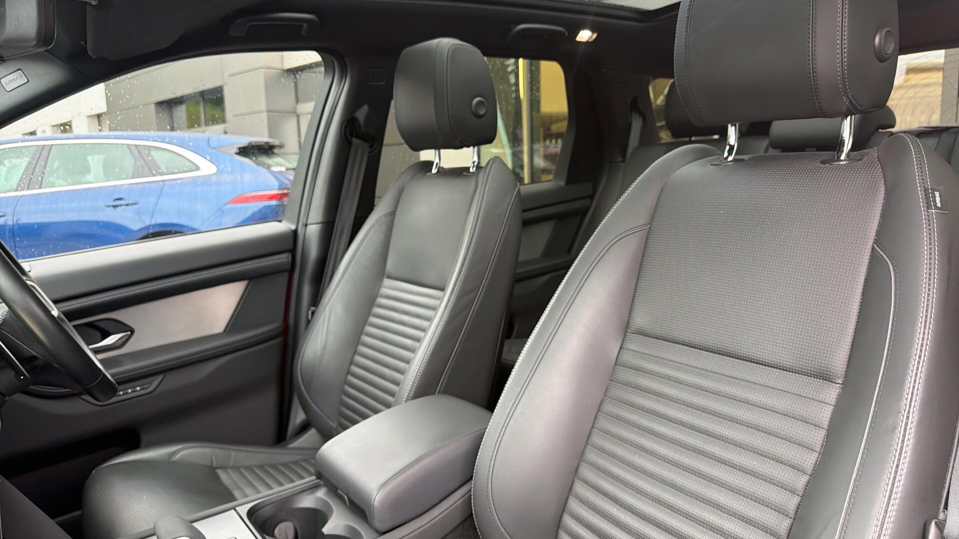 Land Rover Discovery Sport view 47