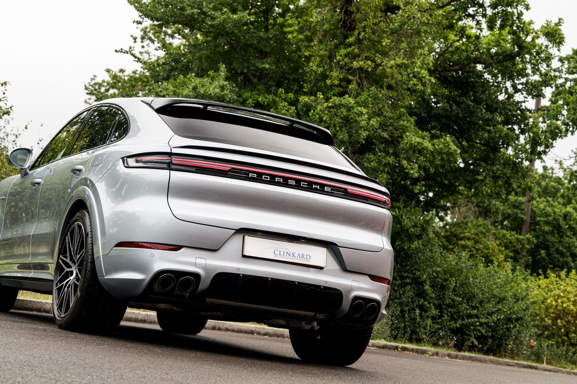 Porsche Cayenne view 29