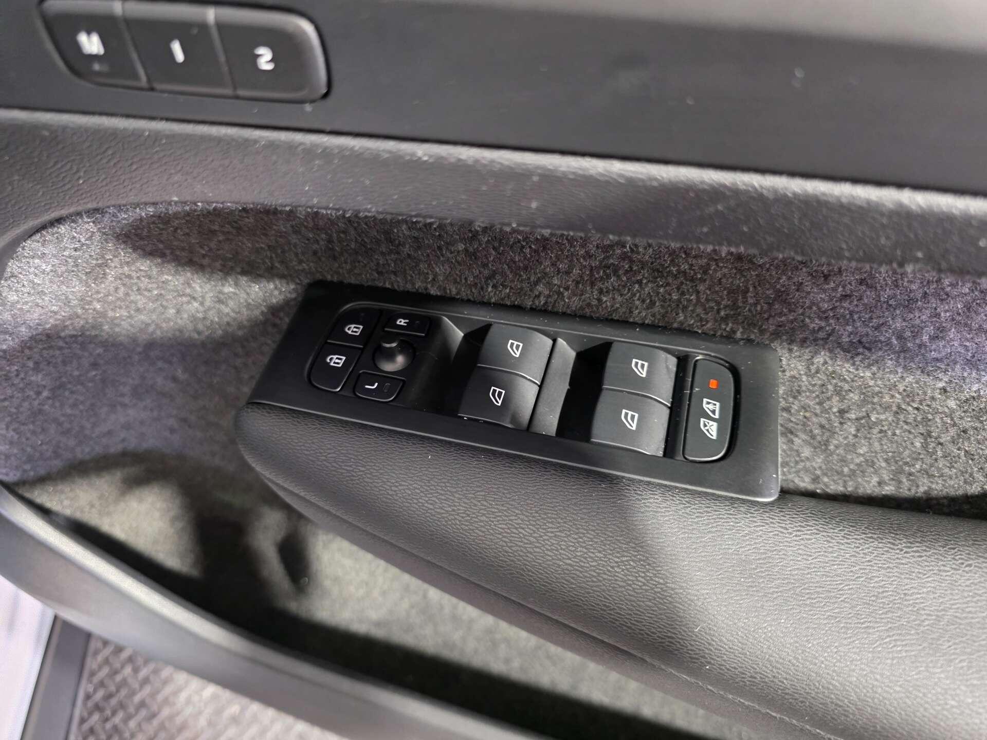 Volvo XC40 view 14