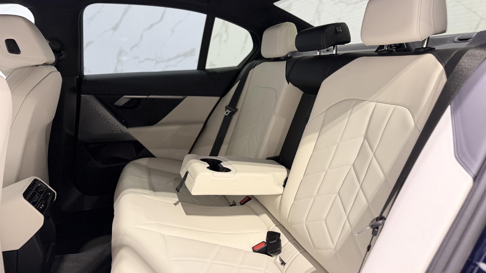 BMW I5 view 10