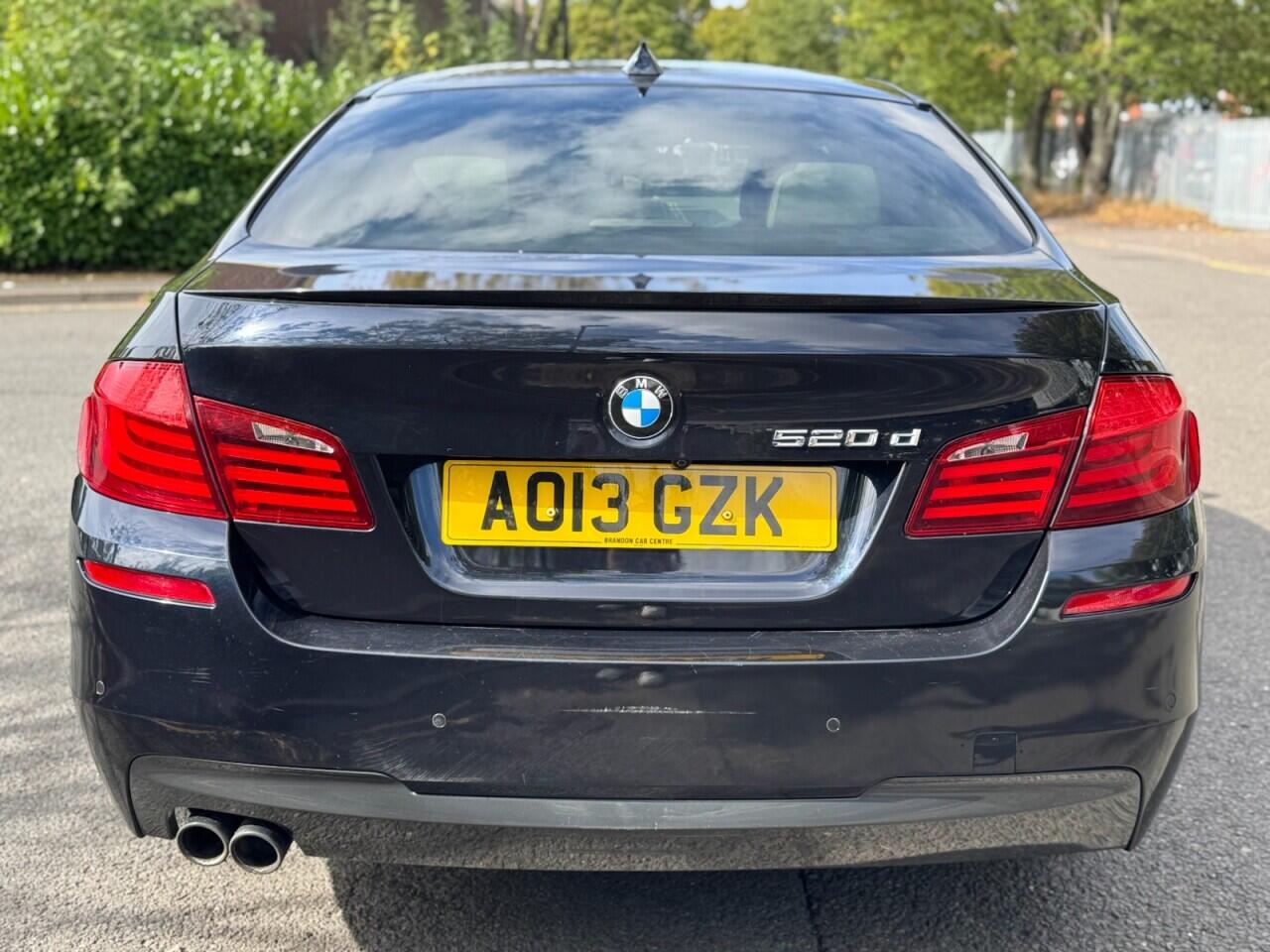BMW 5 Series view 4