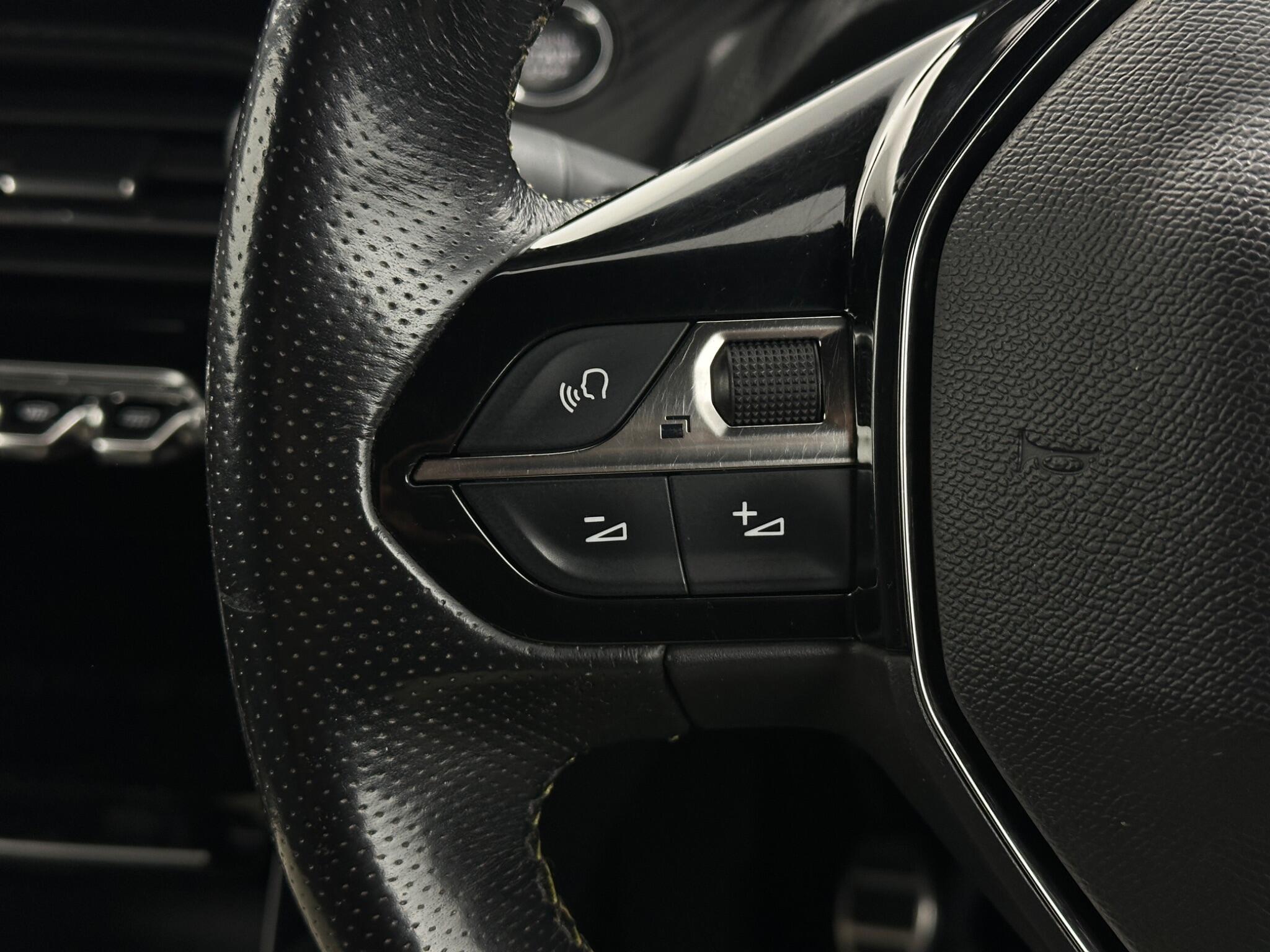 Peugeot 208 view 15