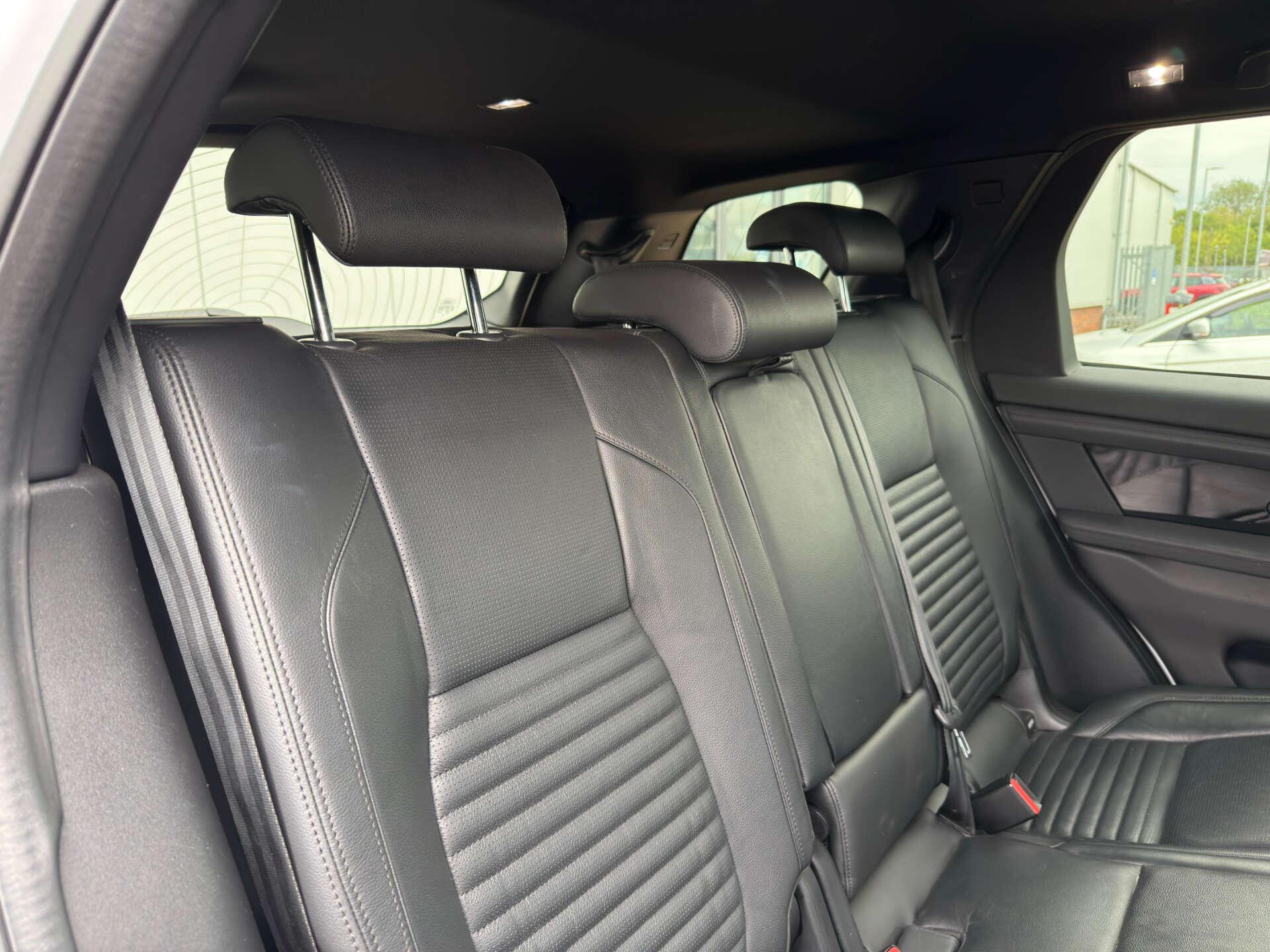 Land Rover Discovery Sport view 16
