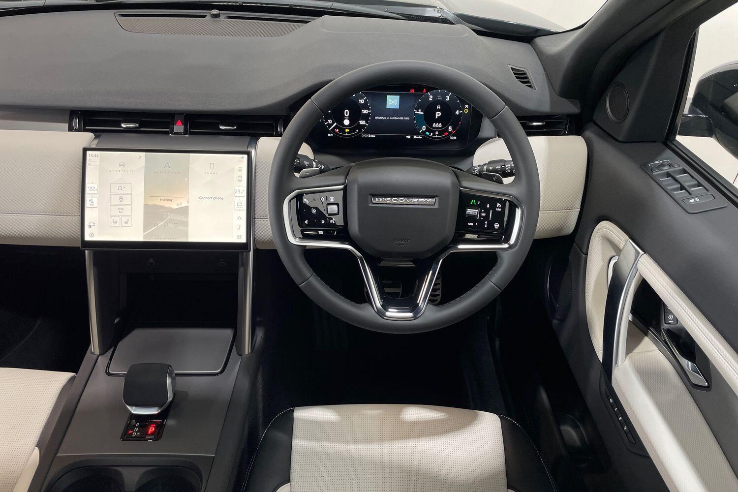 Land Rover Discovery Sport view 11