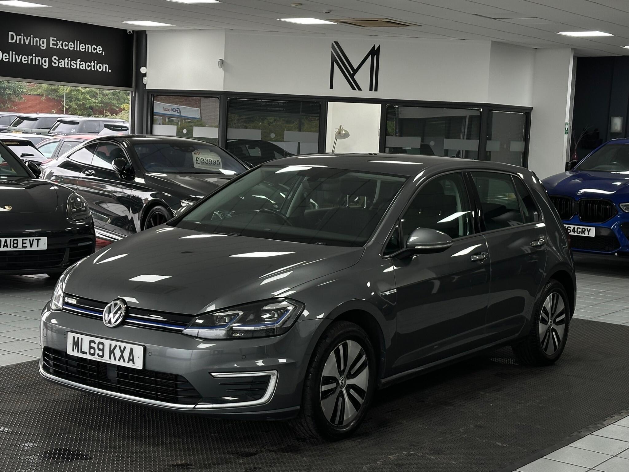 Volkswagen E-Golf view 6
