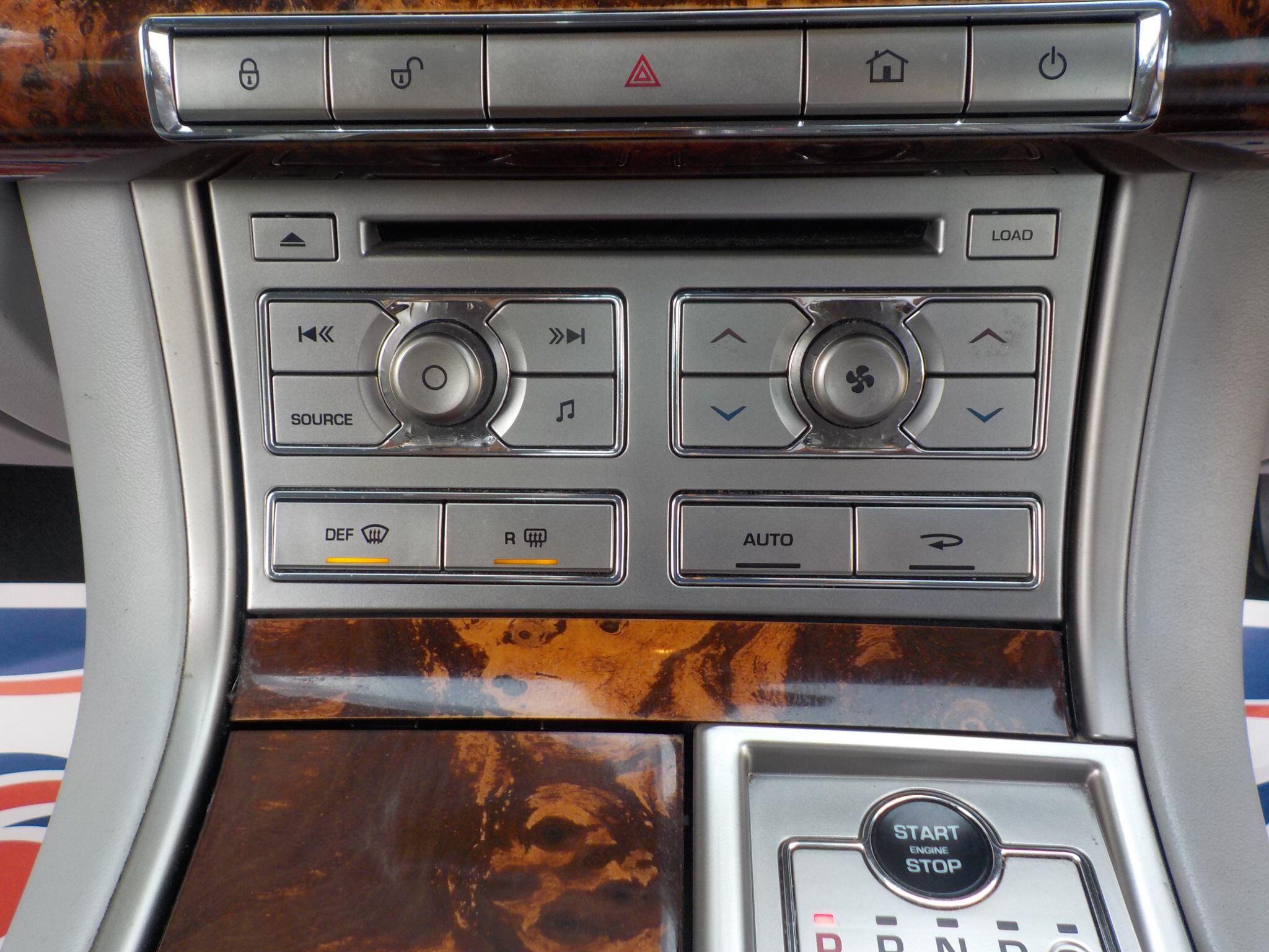 Jaguar XF 3.0d V6 Luxury Auto Euro 5 4dr