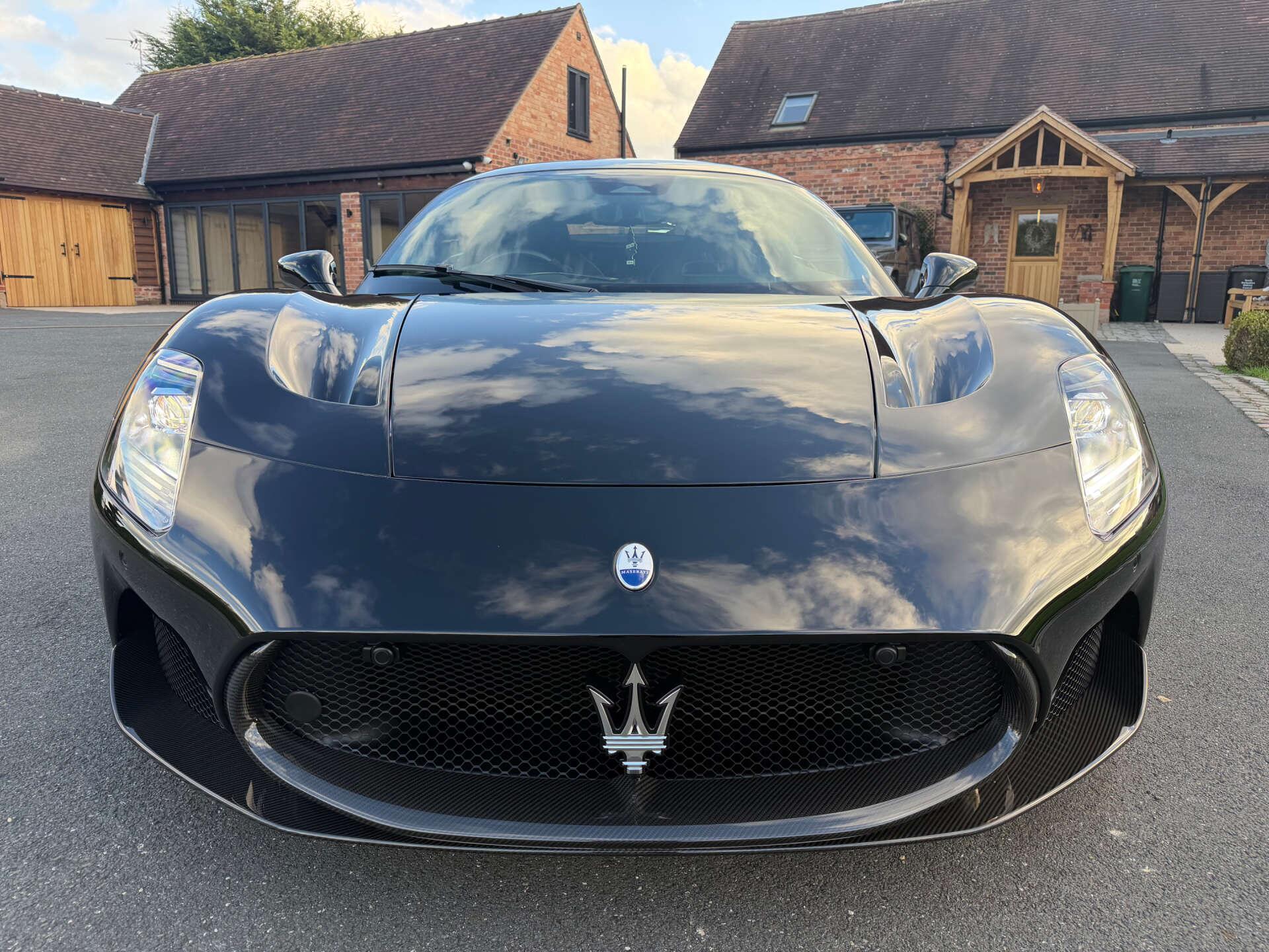 Maserati MC20 view 3