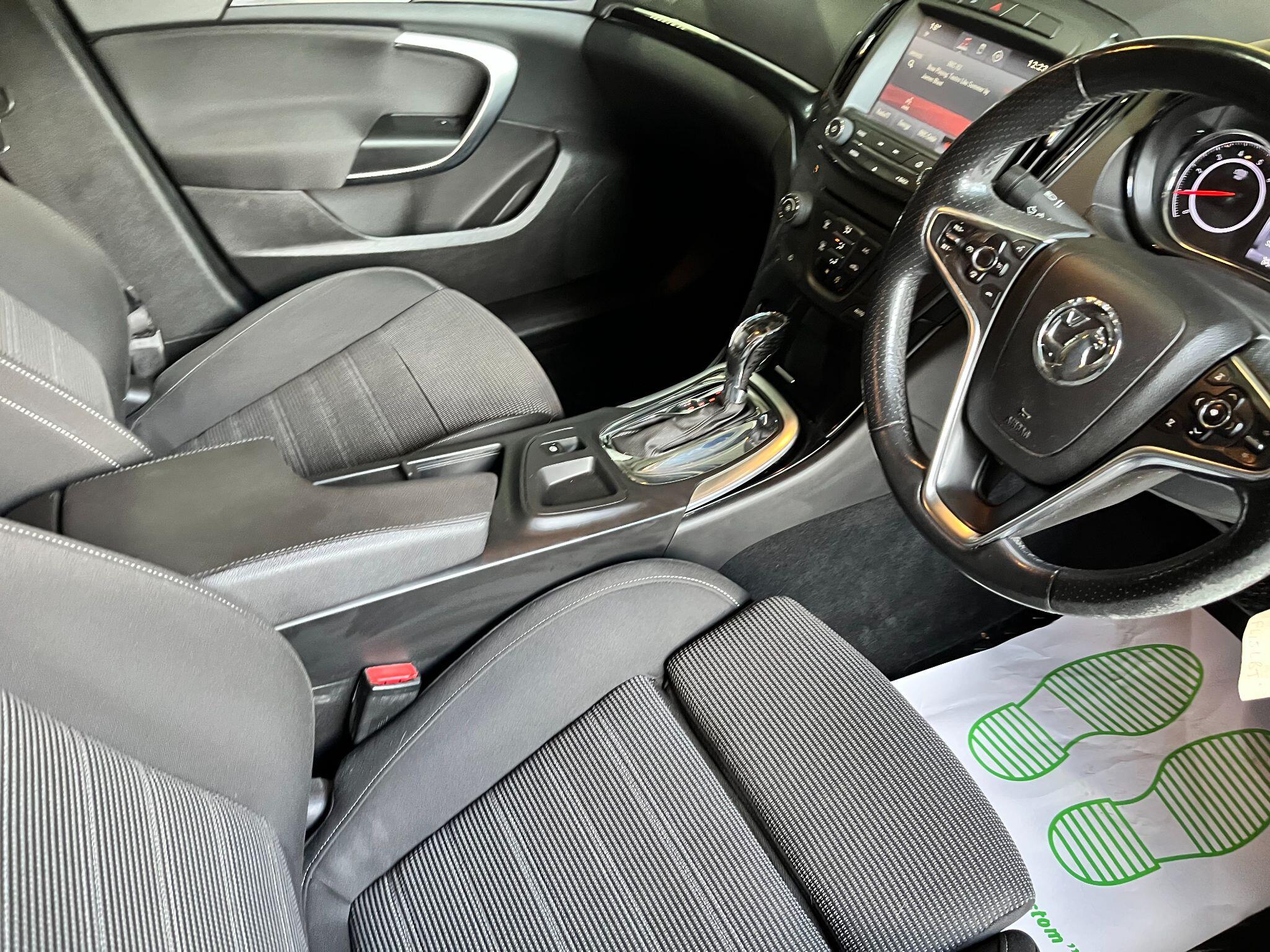 Vauxhall Insignia view 16