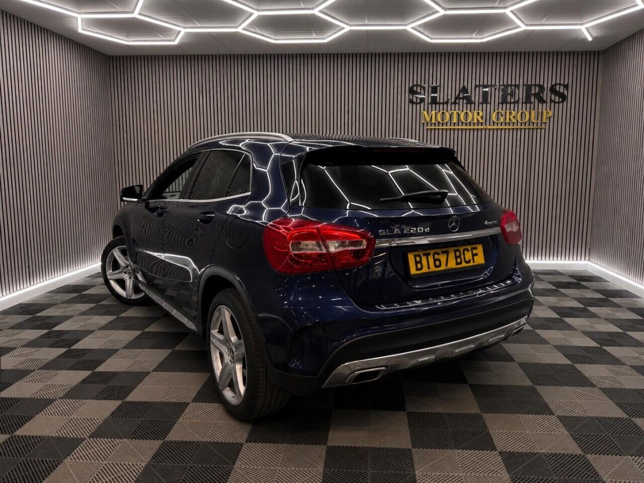 Mercedes-Benz Gla view 35