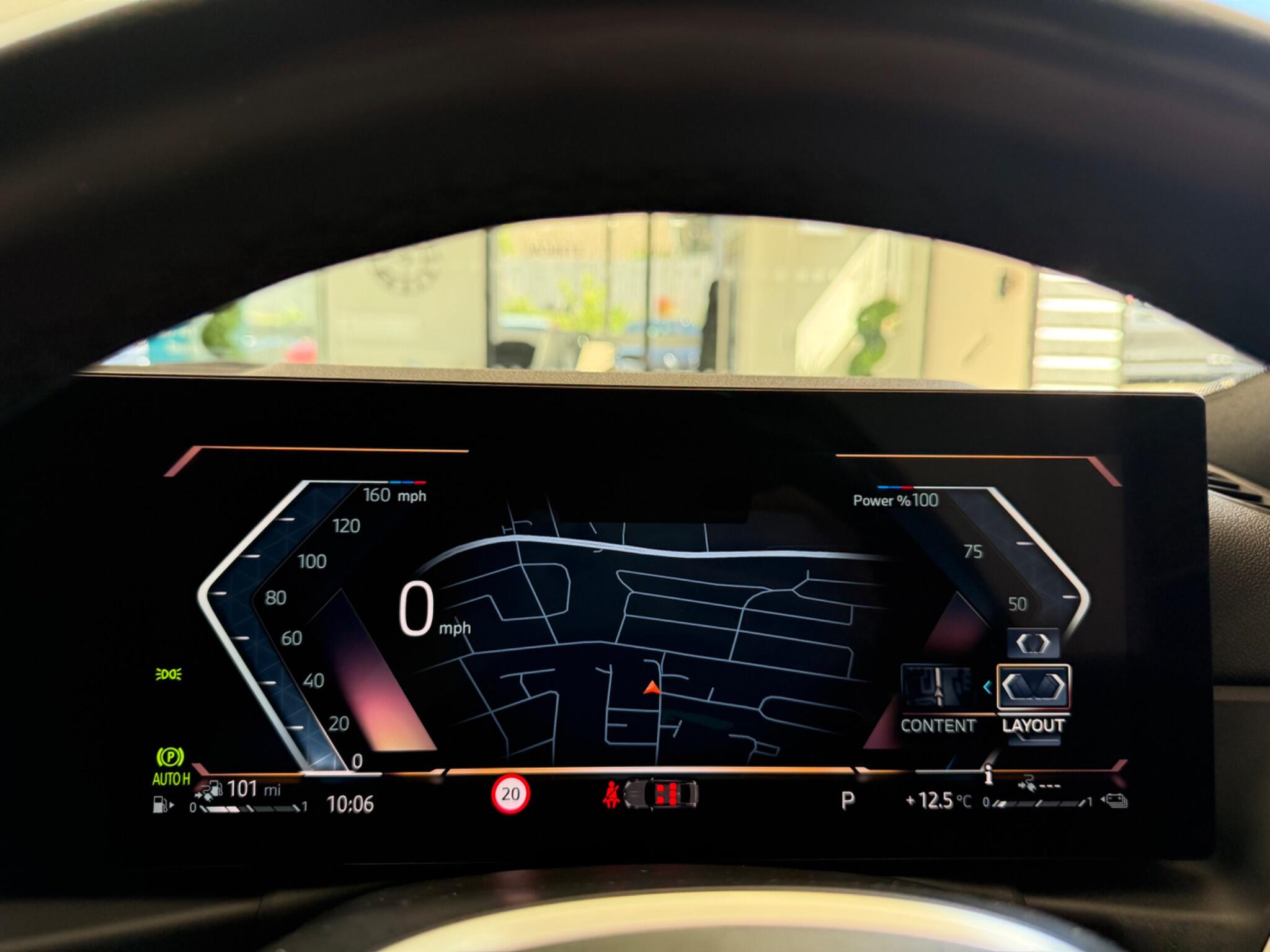 BMW 3 Series view 23