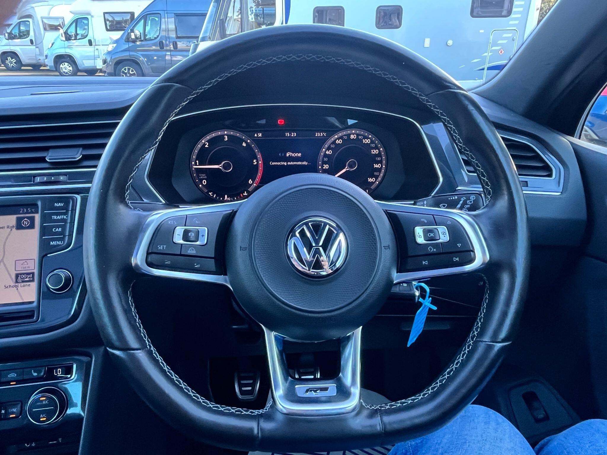 Volkswagen Tiguan view 21