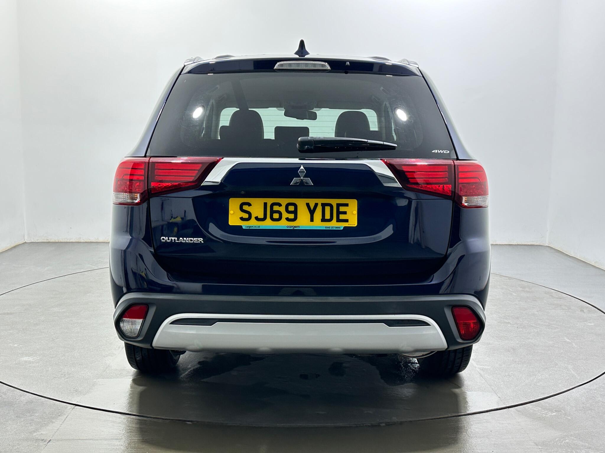 Mitsubishi Outlander view 7