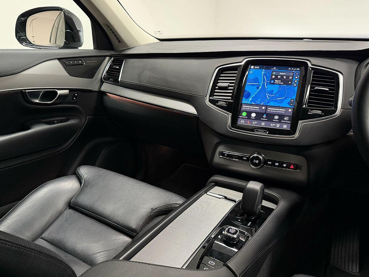 Volvo XC90 view 17