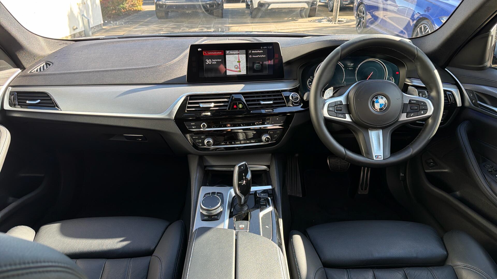 BMW 5 Series view 4