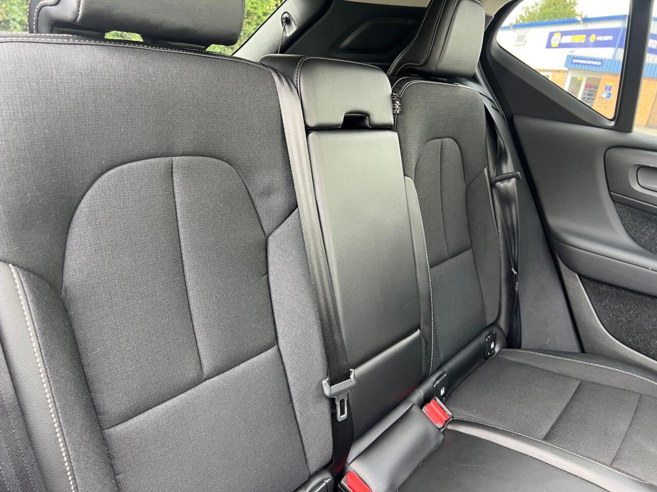 Volvo XC40 view 10