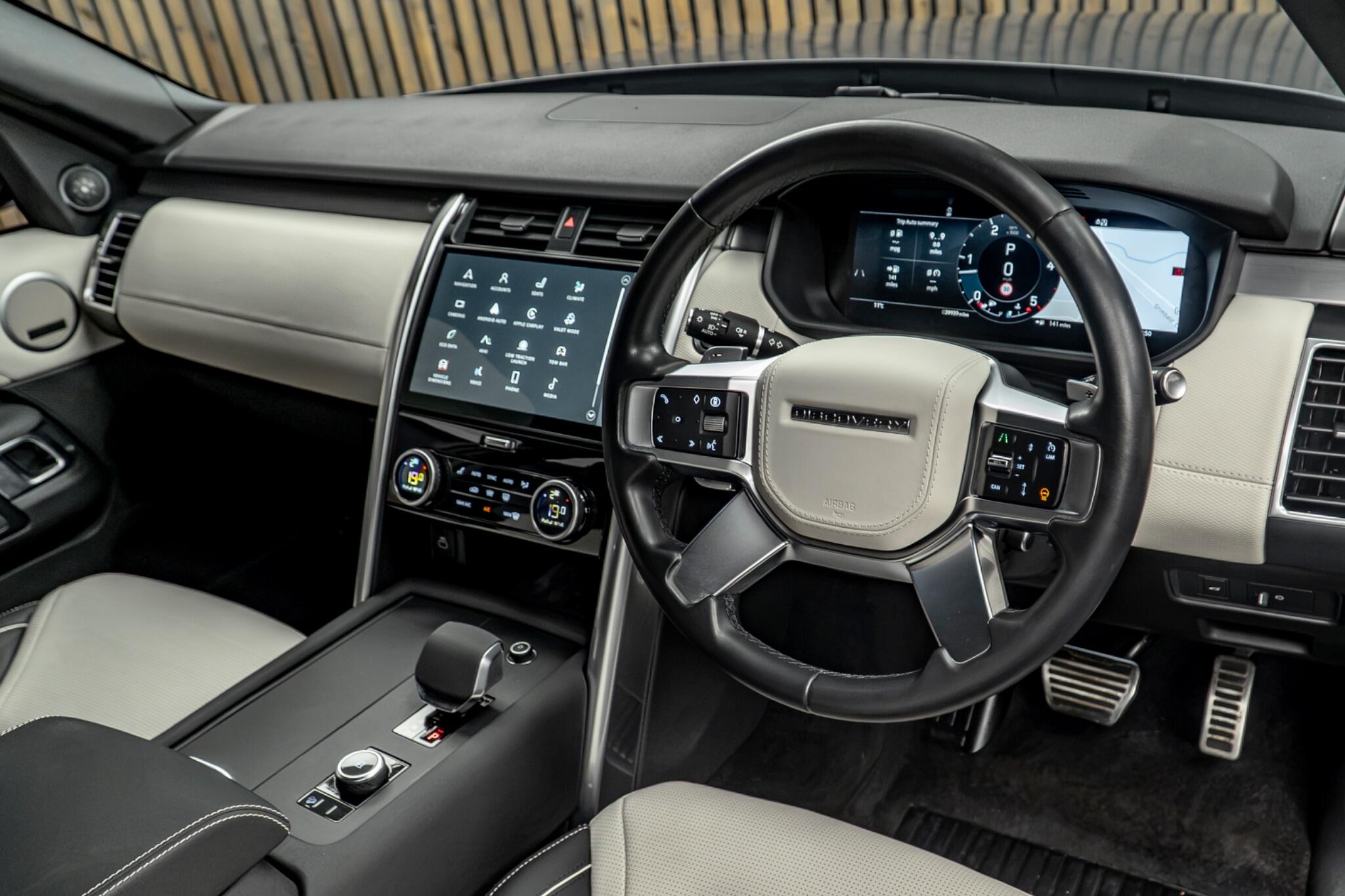 Land Rover Discovery view 23