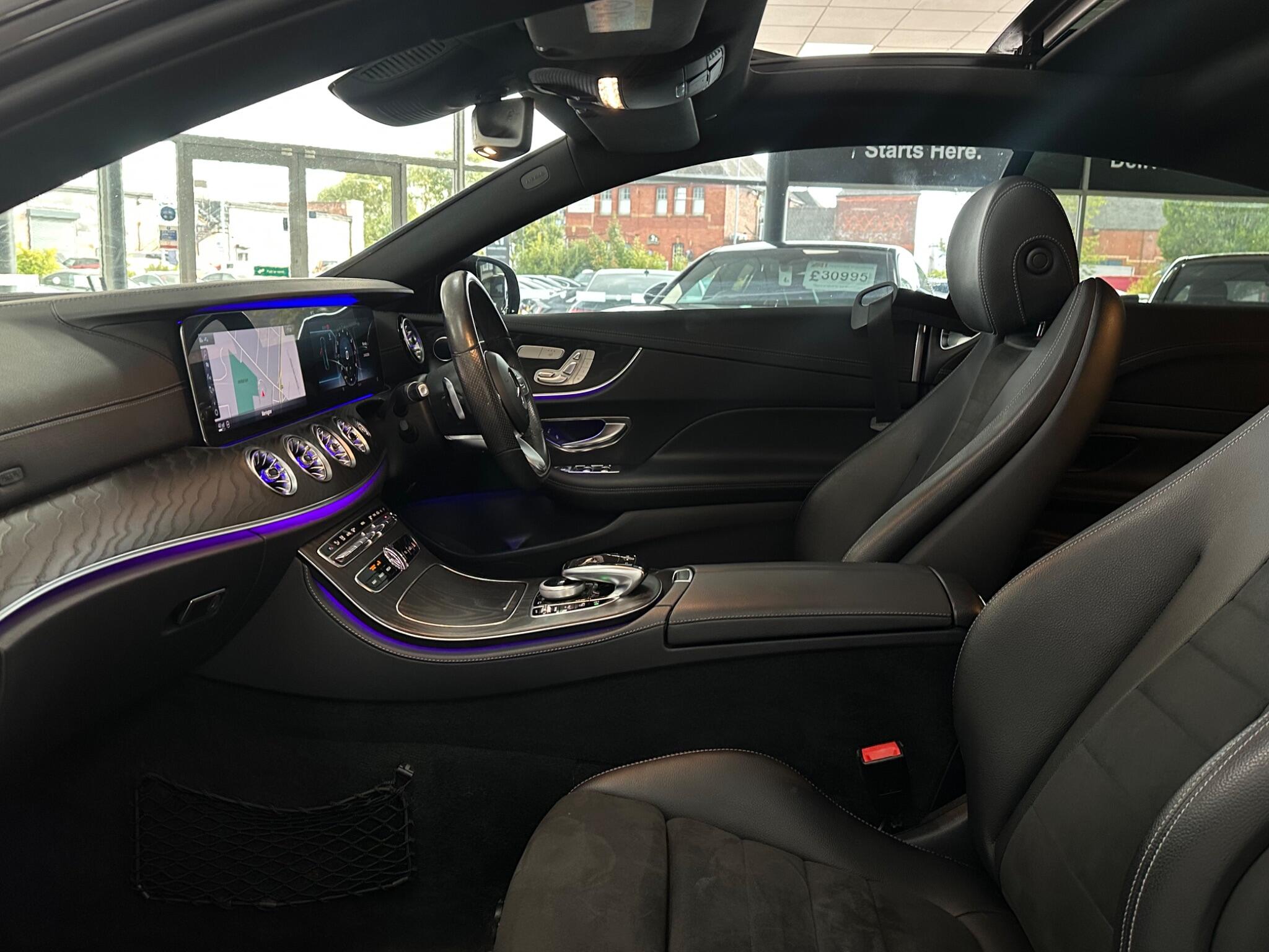 Mercedes-Benz E Class view 34
