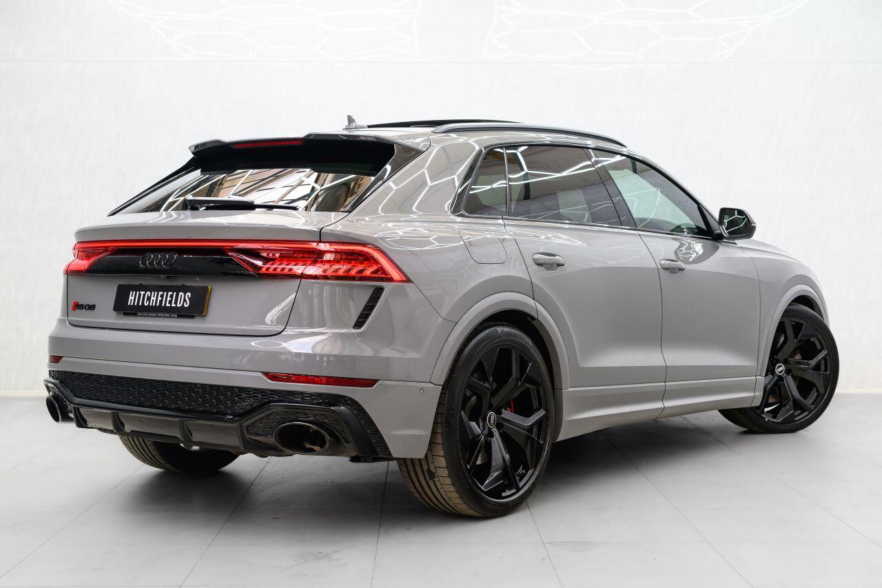 Audi RS Q8 view 7