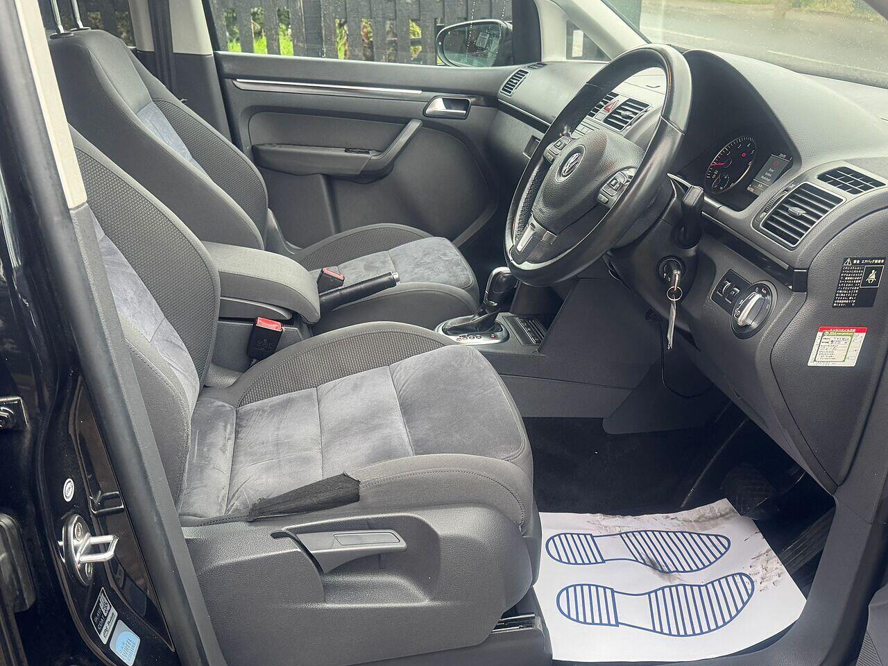 Volkswagen Touran view 16