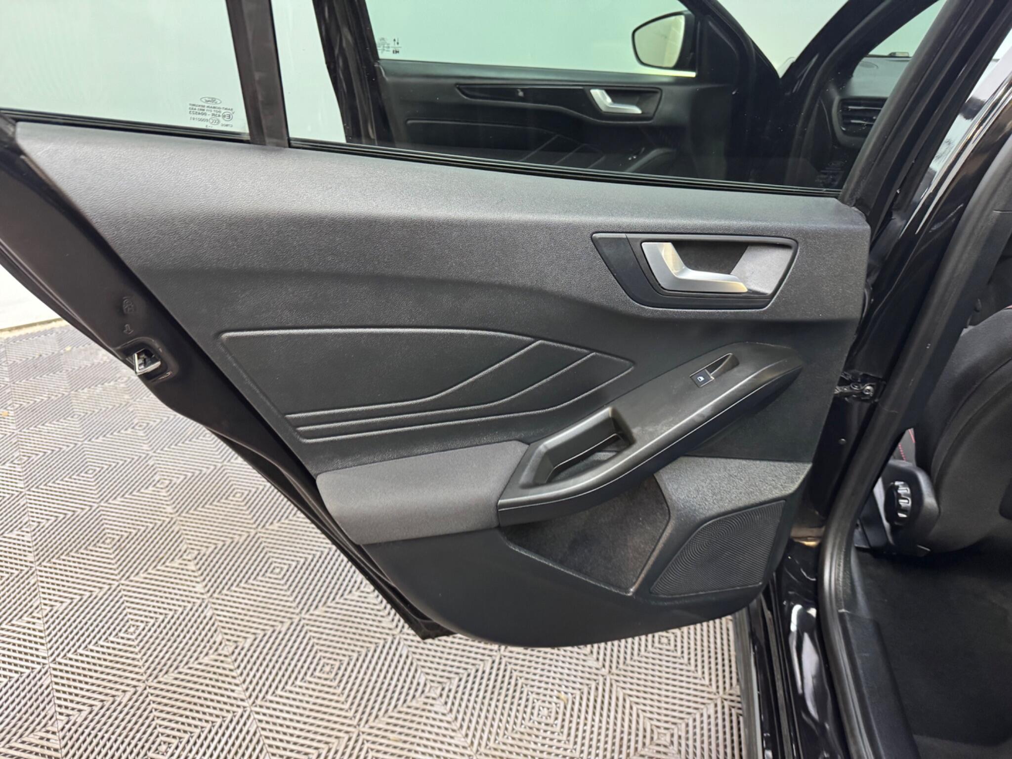 Ford Focus view 36