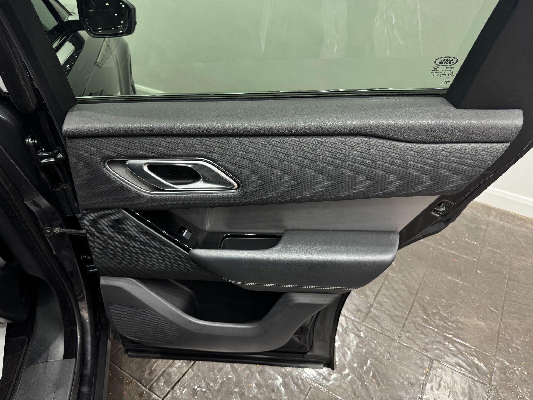 Land Rover Range Rover Velar view 45