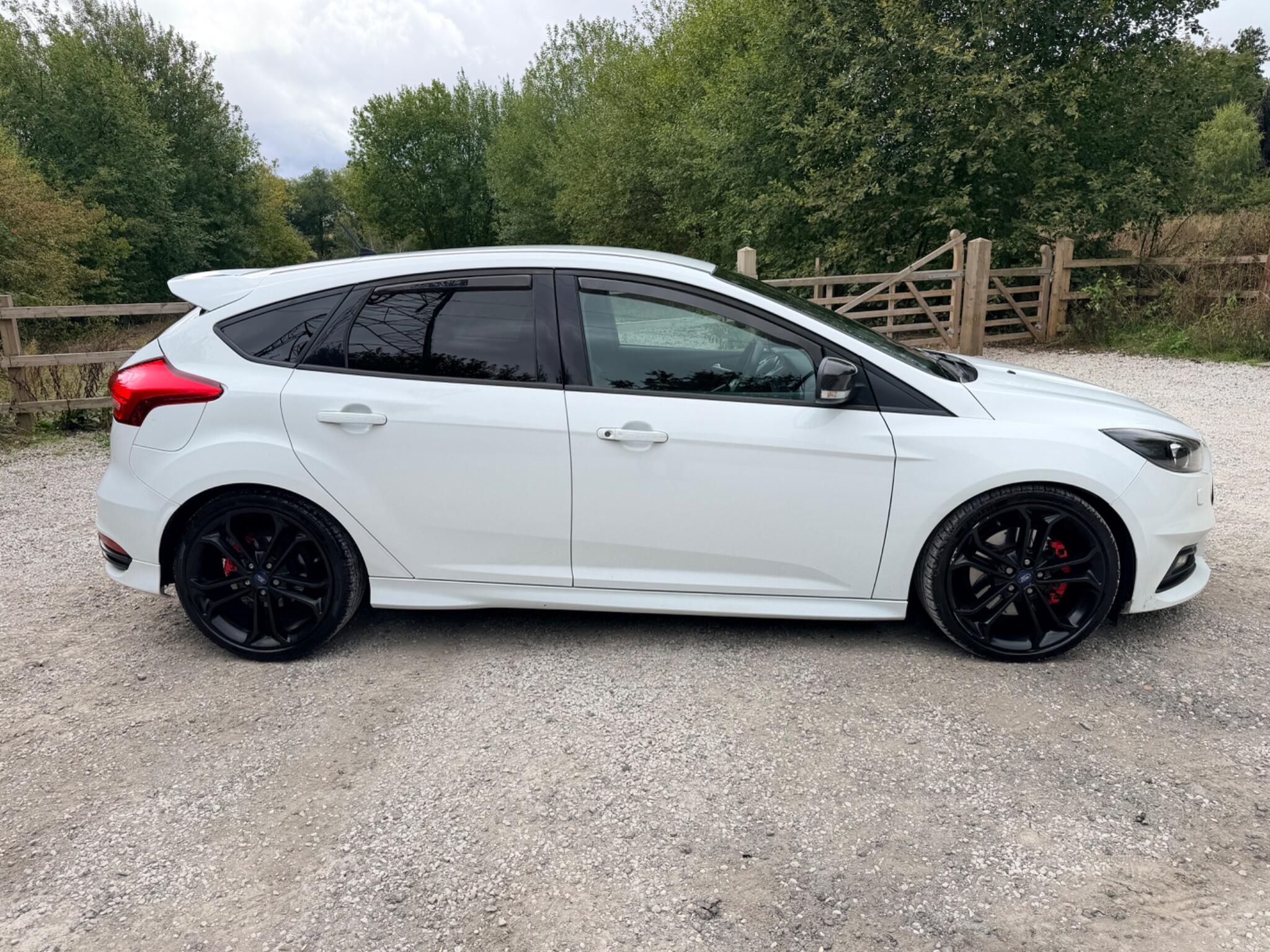 Ford Focus view 8