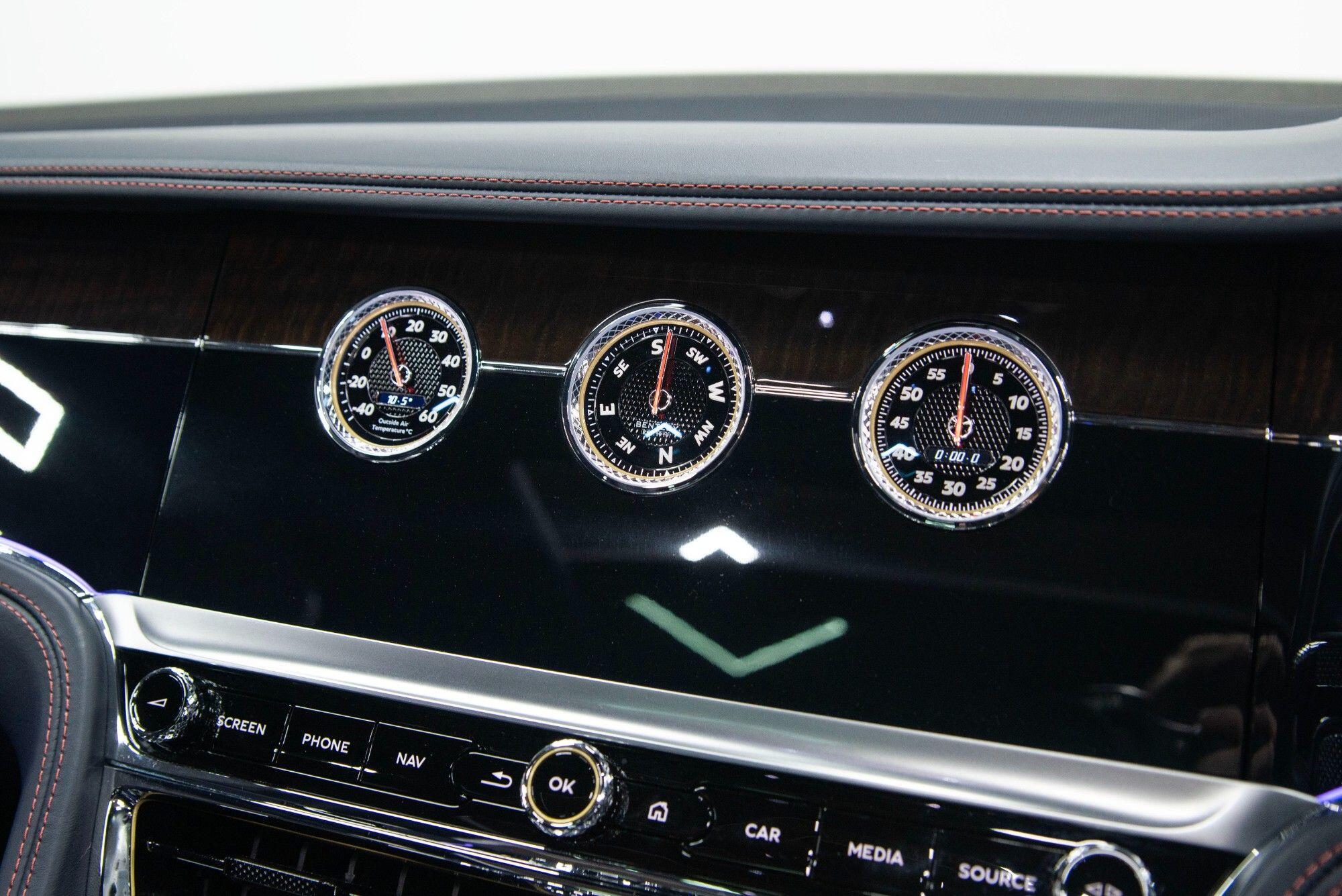 Bentley Flying Spur view 35