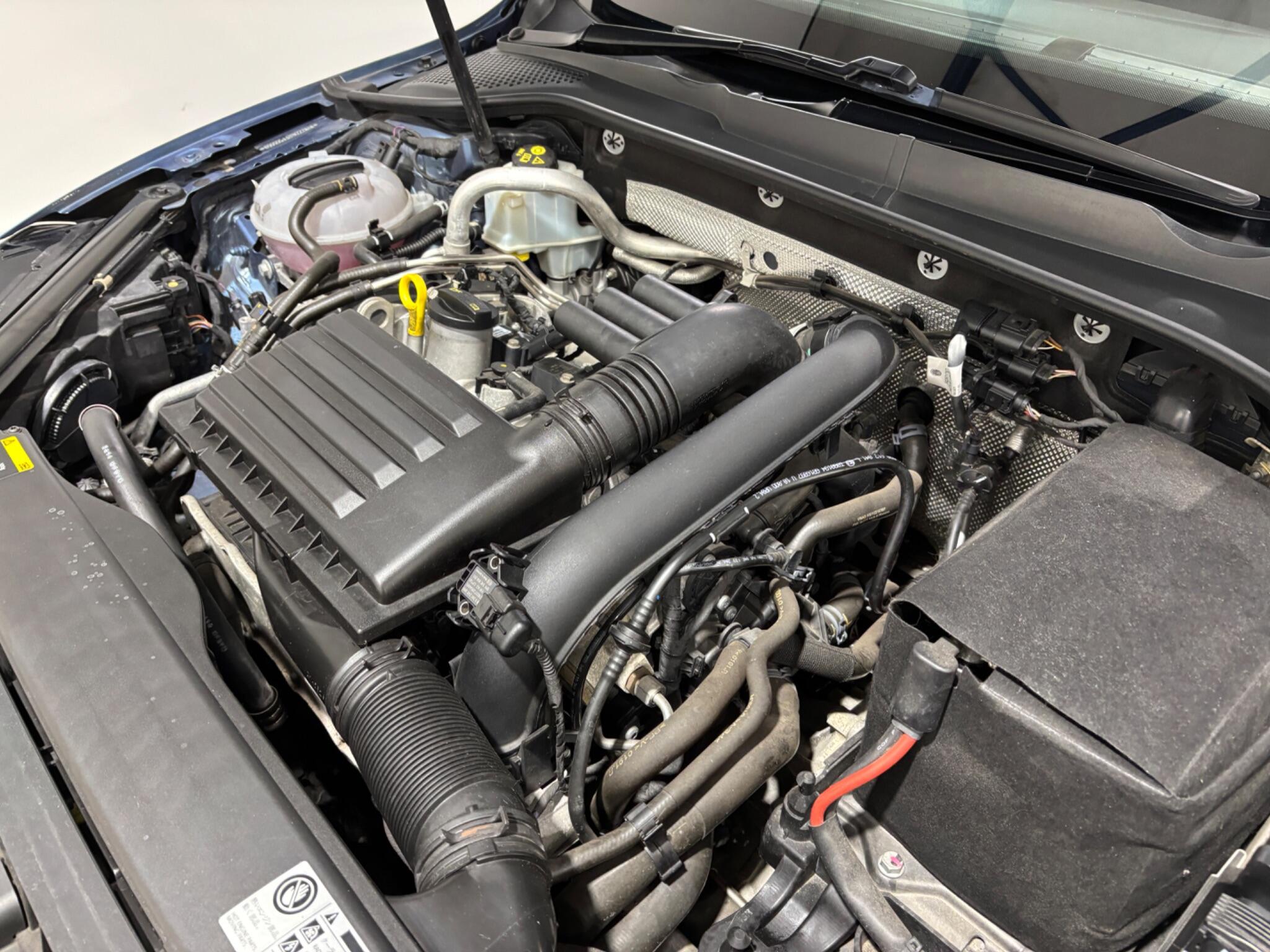 Volkswagen Golf view 67