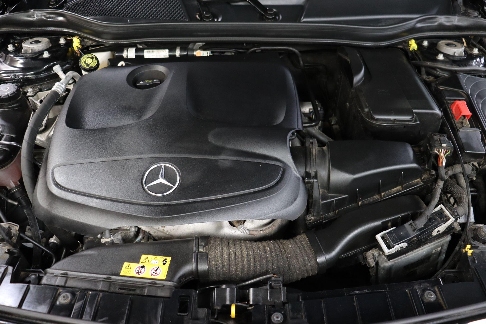Mercedes-Benz Gla view 43