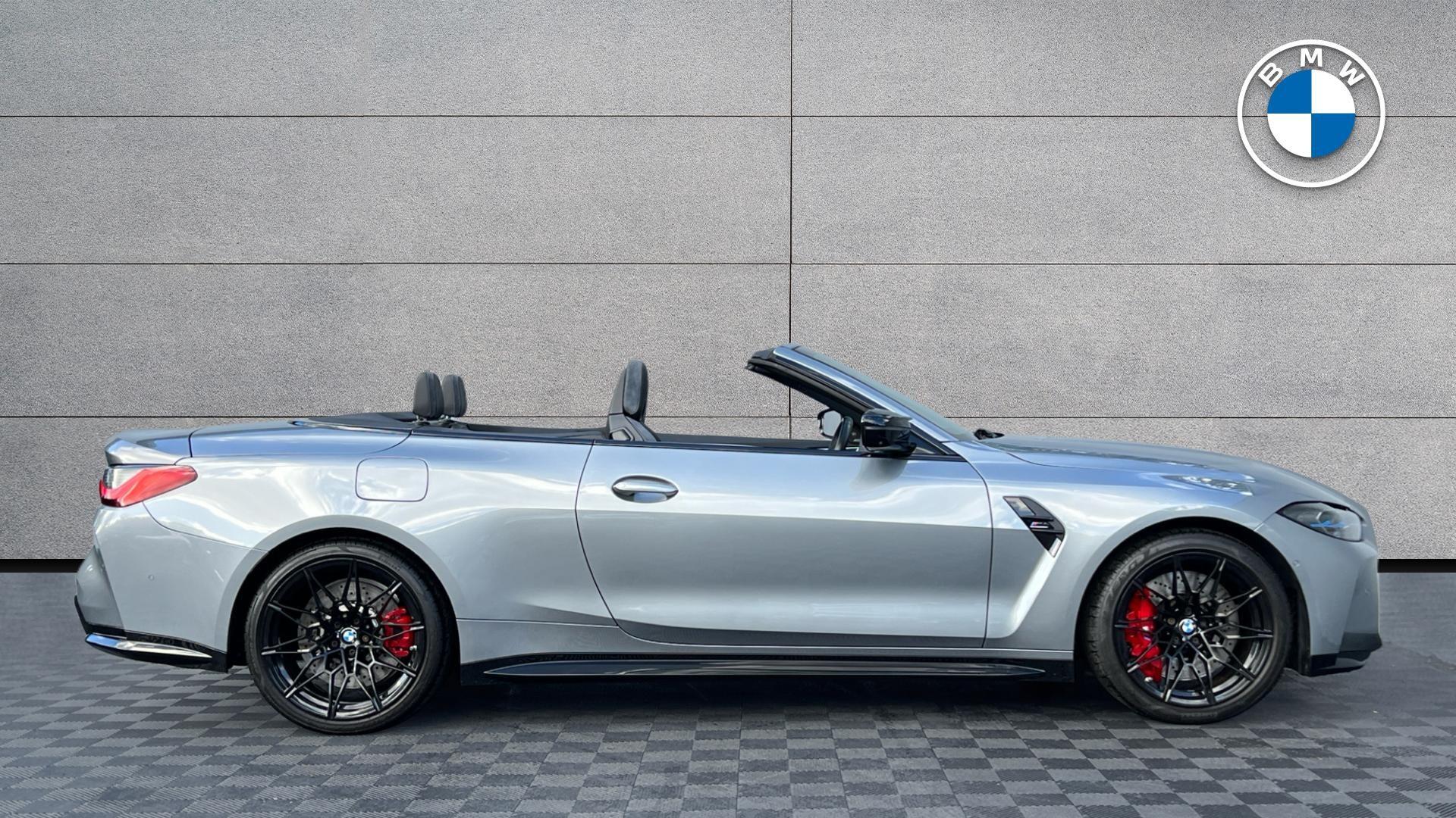 BMW M4 view 3