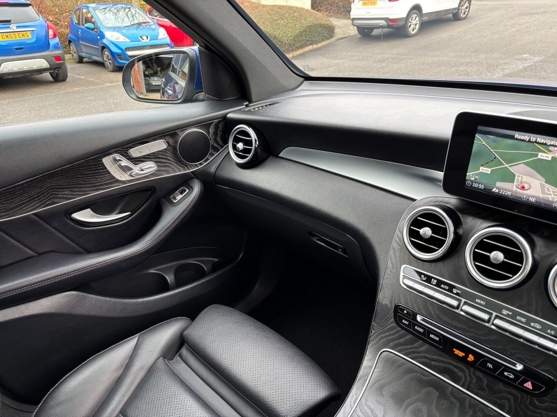 Mercedes-Benz GLC view 19