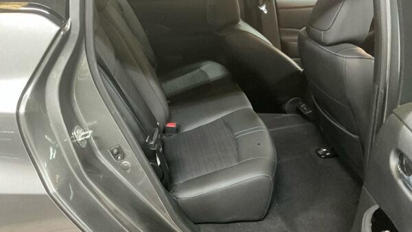 Nissan Leaf view 10