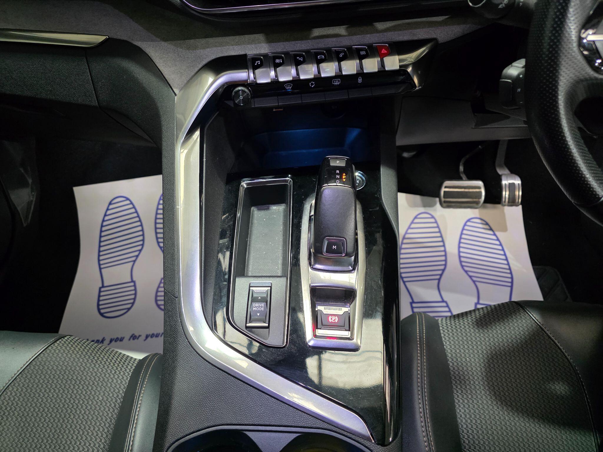 Peugeot 3008 view 10