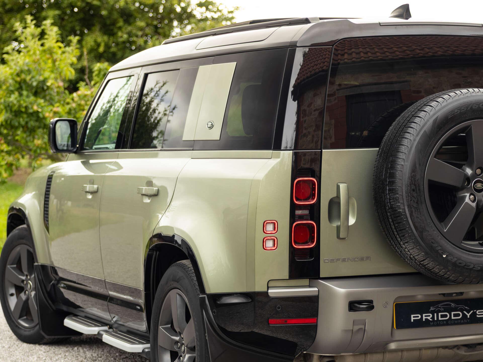 Land Rover Defender view 43